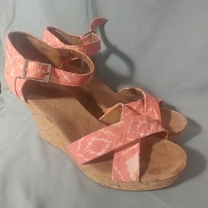 Toms wedges